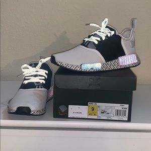 White and black nmds